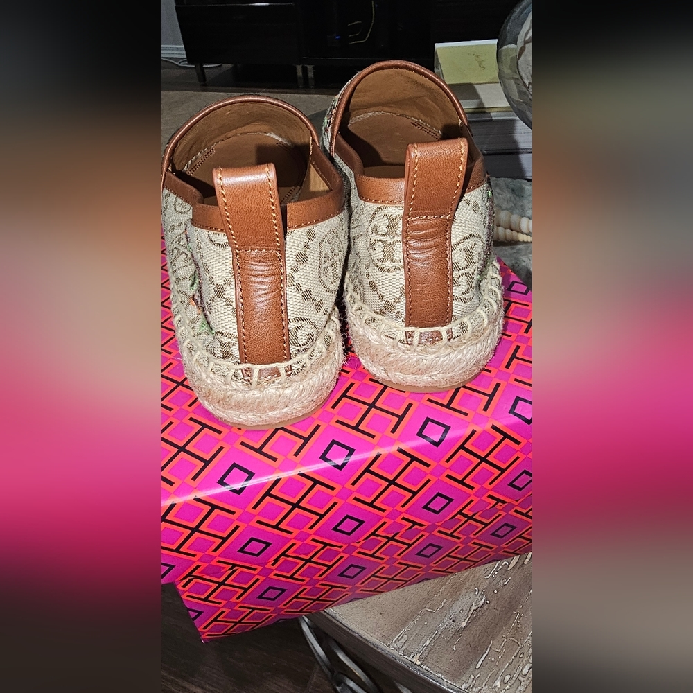 Tory Burch T MONOGRAM PLATFORM EMBROIDERED ESPADRILLE CHEETAH NEEDLEPOINT Sz 6 - Picture 4 of 6